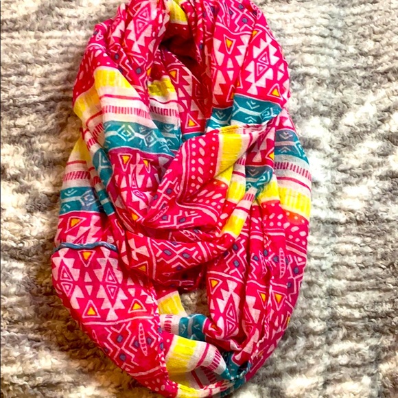 H&M Scarf - Picture 1 of 1